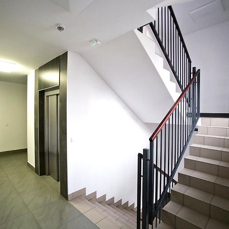 Airport Okecie Klobucka P&O Serviced Apartments Варшава Екстериор снимка